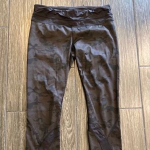 Lululemon Run inspire camo crop